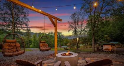 The Ritz Carlton of Tiny Cabins w/ Hot Tub / Fire Pit table