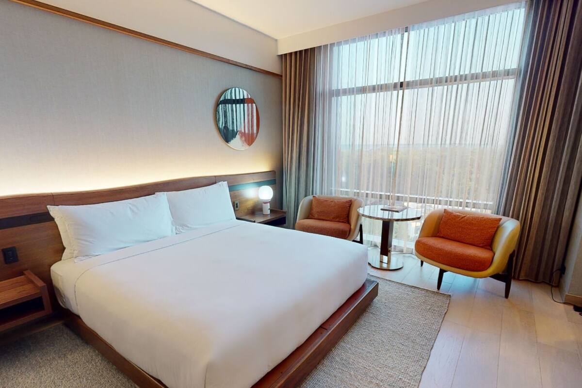 Egyptian cotton sheets, premium bedding, minibar, in-room safe