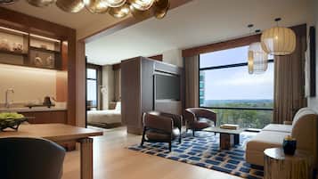 Suite (Yuhi) | Egyptian cotton sheets, premium bedding, minibar, in-room safe