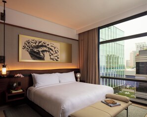 Egyptian cotton sheets, premium bedding, minibar, in-room safe