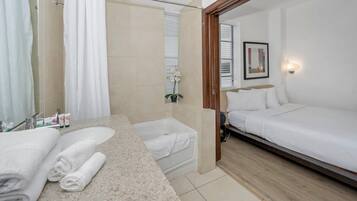 Strykejern/-brett, wi-fi og sengetøy