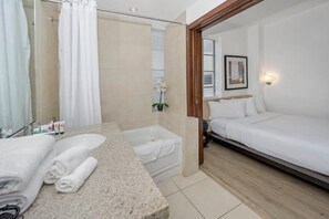 Strykejern/-brett, wi-fi og sengetøy