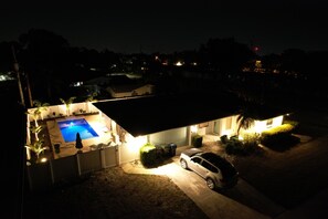 Exterior - 3bd 3b Siesta Key with New Heated Pool and a Game Room 2.5 Miles to the Beach! (Sarasota)