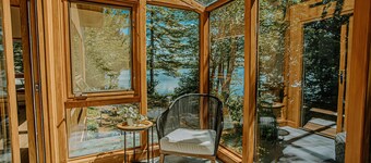 Blueberry Point – A Four-Season Lakeside Retreat in Central Maine