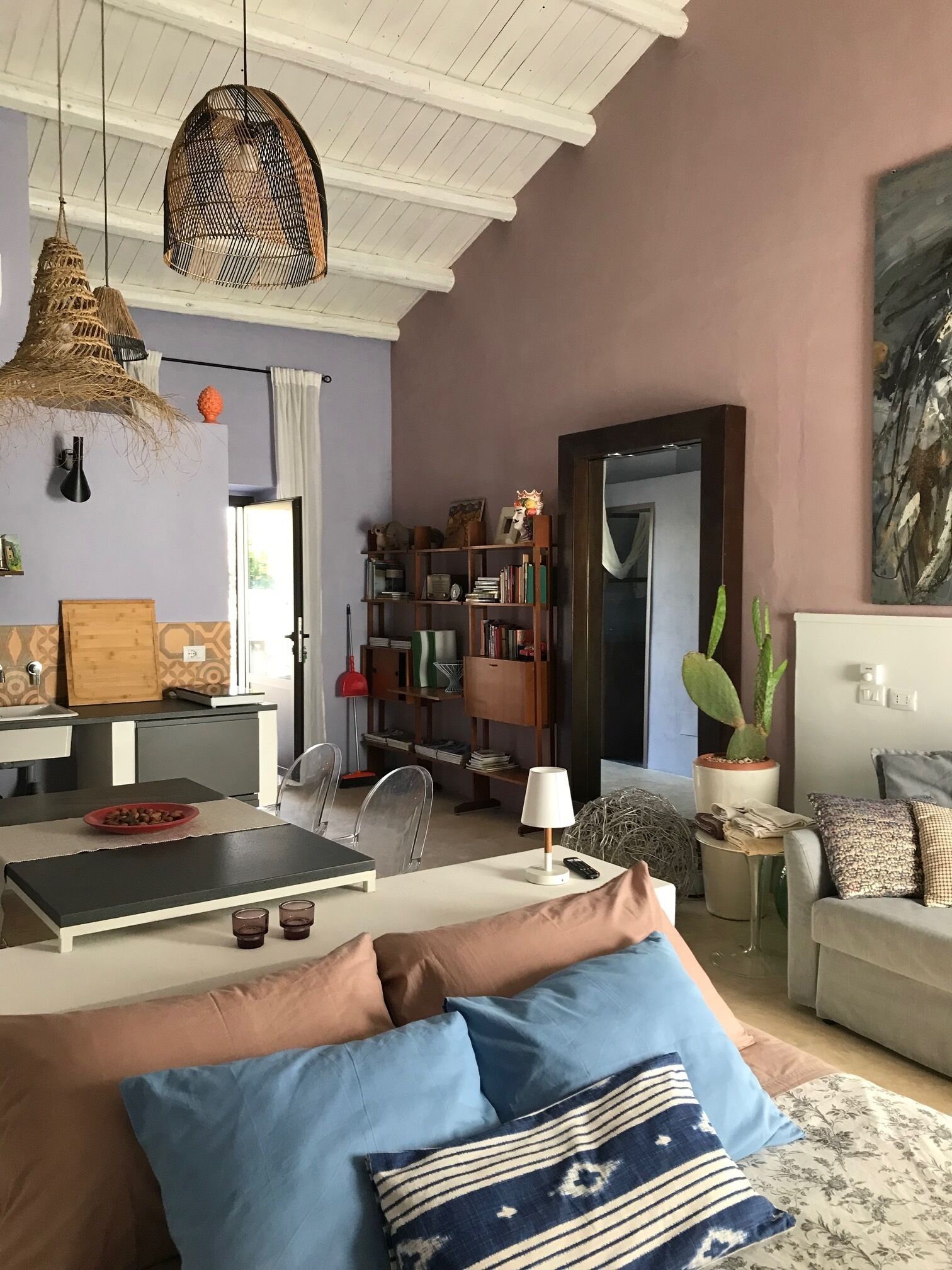 Loft de diseñador, baño privado, vista parcial al mar (Calamosche) | Interior