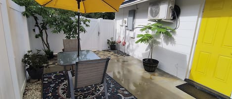Outdoor dining