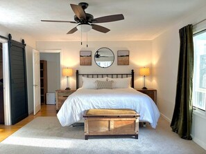 5 slaapkamers, een strijkplank/strijkijzer, reisbedje, gratis wifi