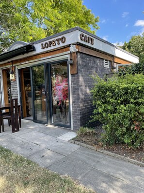 Apartment, 1 Queen Bed | Exterior - Immaculate 1-bed Apartment in Orpington (Orpington)