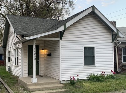 Cozy 1 Bedroom House, Free Parking, Highway Access