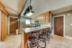 Coffee/tea maker, cookware/dishes/utensils - Spacious 2BR, 2BA for 6– Beautiful Area (Brian Head)