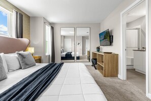 4 chambres, fer et planche à repasser, Wi-Fi, draps fournis