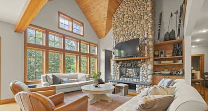 âš Spacious 9BR Retreat | 5.5BA | â· Ski Shuttle | đŸ Pets | đź Games | đ„ Fire Pit