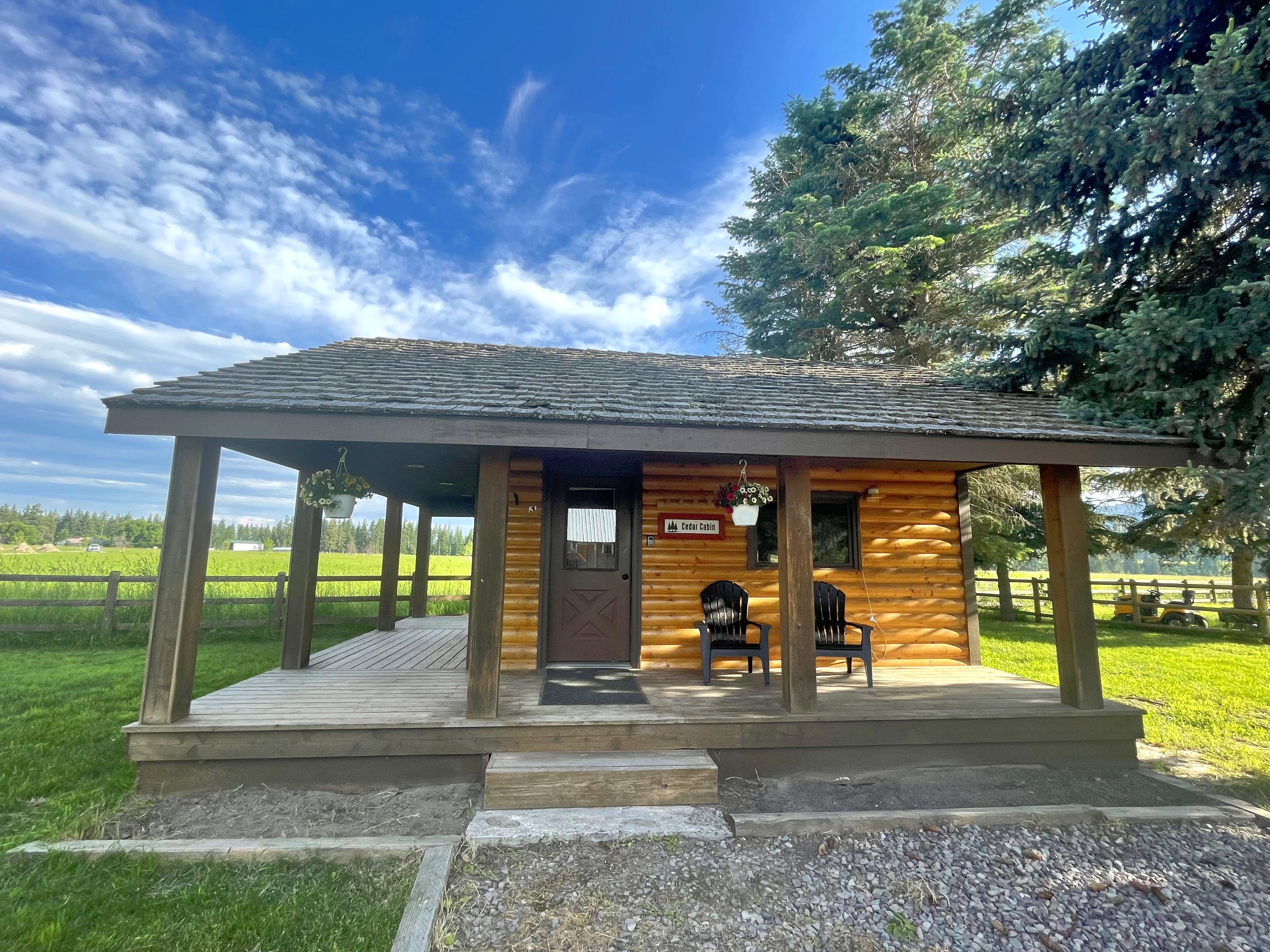 Authentic Montana Cabin in Fantastic Location