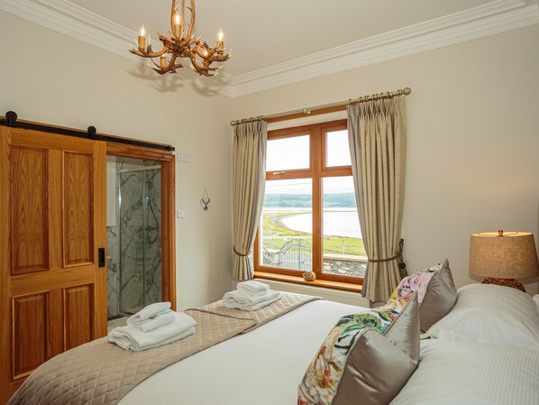 4 habitaciones, decoración personalizada y muebles diferentes