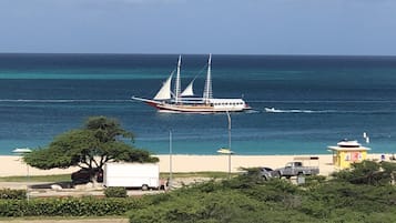 Beach nearby, sun loungers, beach towels