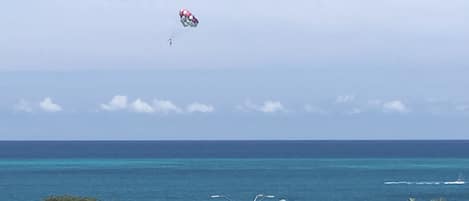 Beach nearby, sun loungers, beach towels