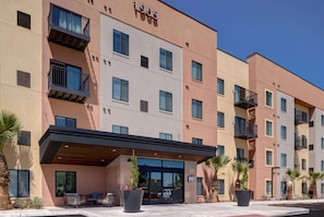 Exterior - WaterWalk Extended Stay by Wyndham Phoenix - N. Happy Valley (Phoenix)