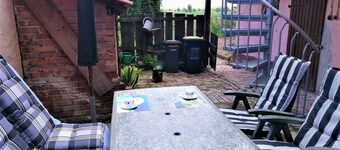 Family-friendly farmhouse with lots of space, terrace and garden