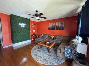 Smart TV - Minutes from Churchill Downs & Downtown Lou! (Louisville)