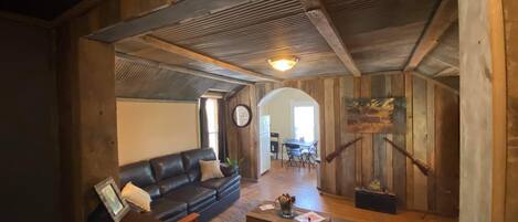 Smart TV, table tennis, books