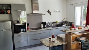 茶具/咖啡用具、冰箱、微波炉、烤箱