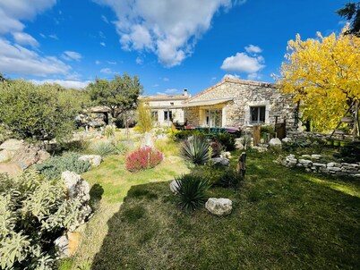 Stone house 3★, quiet and nature, South Ardèche - Orgnac l'Aven  