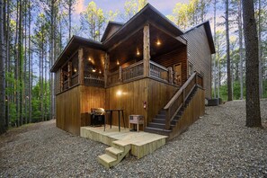 Property grounds - Pet-Friendly! ATV Trail Access + Shuffleboard, Hot Tub & Huge Patio Fun (Broken Bow)