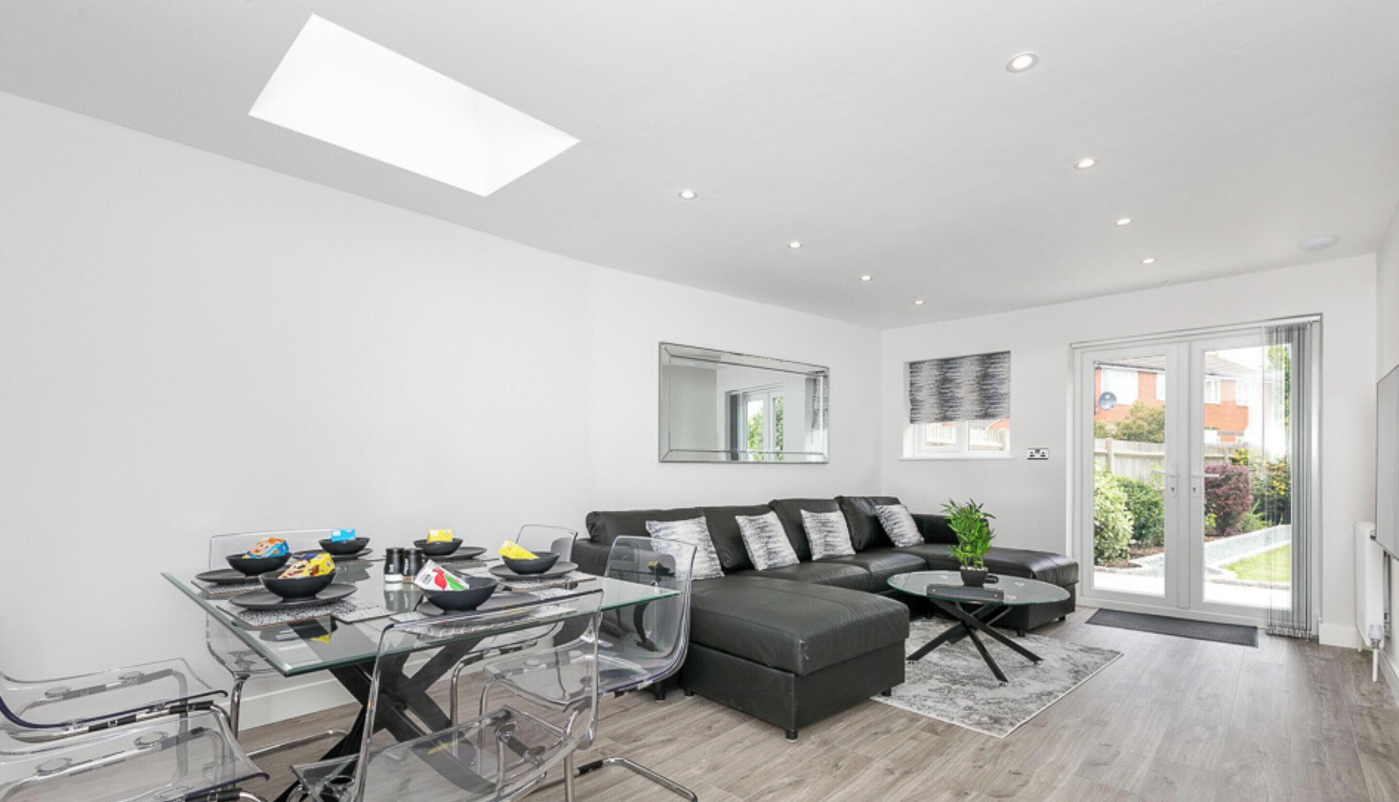 Departamento Deluxe, baño en la habitación, vista al jardín (Ground Floor) | Lounge