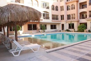 Pool - Book Your Room in The Bosque Hotel (Hurghada)