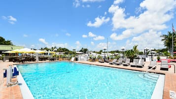 Piscine extérieure, piscine chauffée