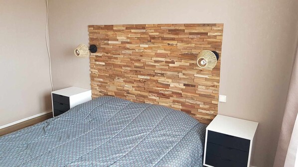 2 bedrooms, iron/ironing board, WiFi