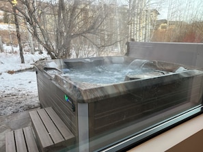 Baignoire à remous extérieure