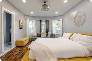 6 bedrooms, desk, iron/ironing board, travel cot
