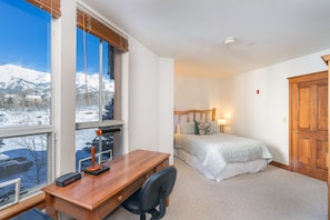 1 bedroom, desk, free WiFi, bed sheets