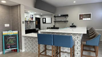 Lobby lounge