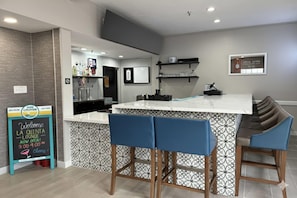 Lobby lounge - La Quinta Inn & Suites by Wyndham Safford Copper Valley (Safford)