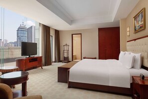 Deluxe Suite, 1 King Bed, Non Smoking