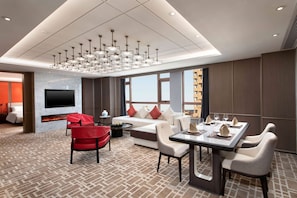 Royal Suite, 1 King Bed, Non Smoking | Free WiFi