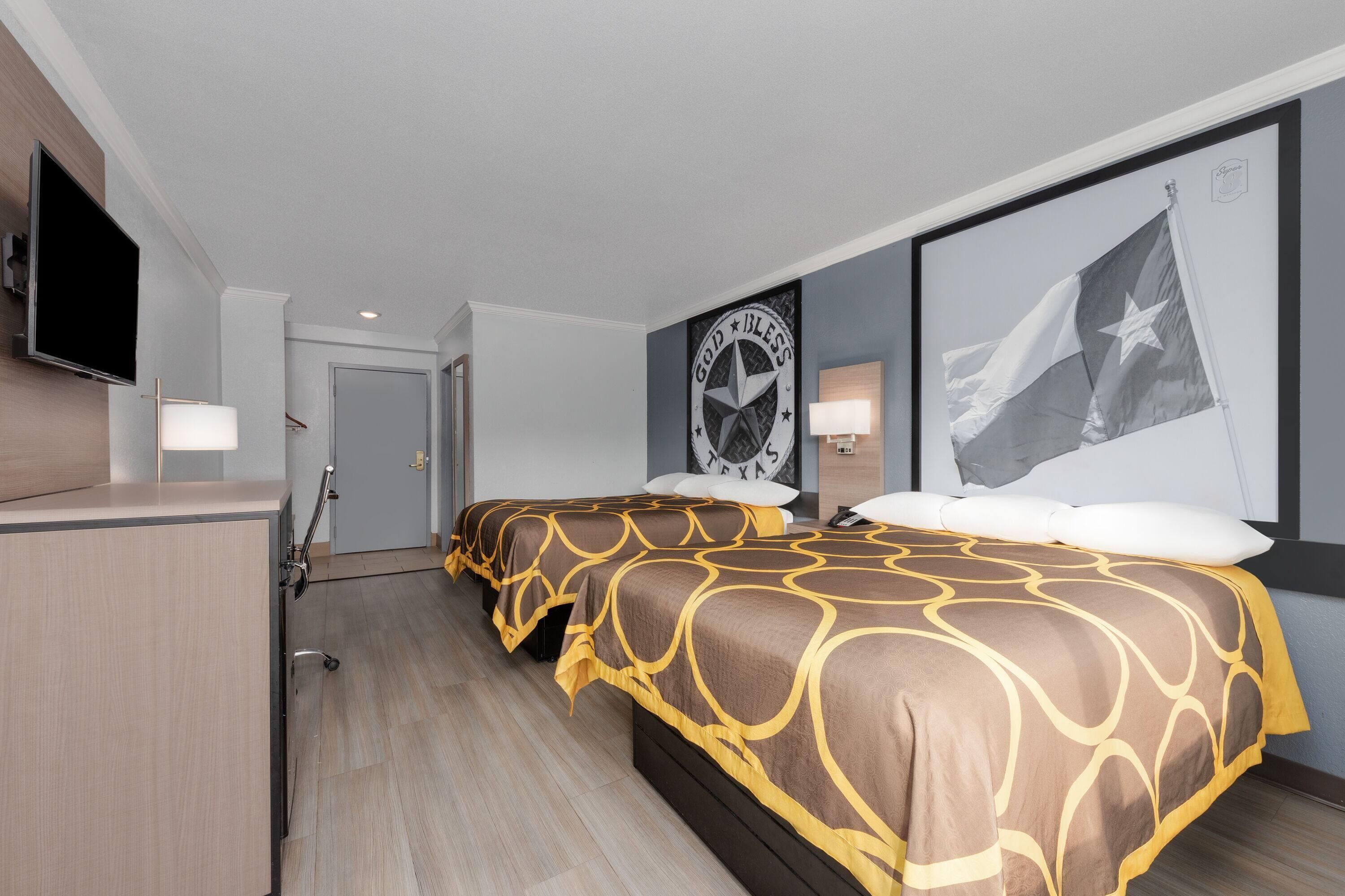 Photo - Super 8 by Wyndham Fort Worth Entertainment District