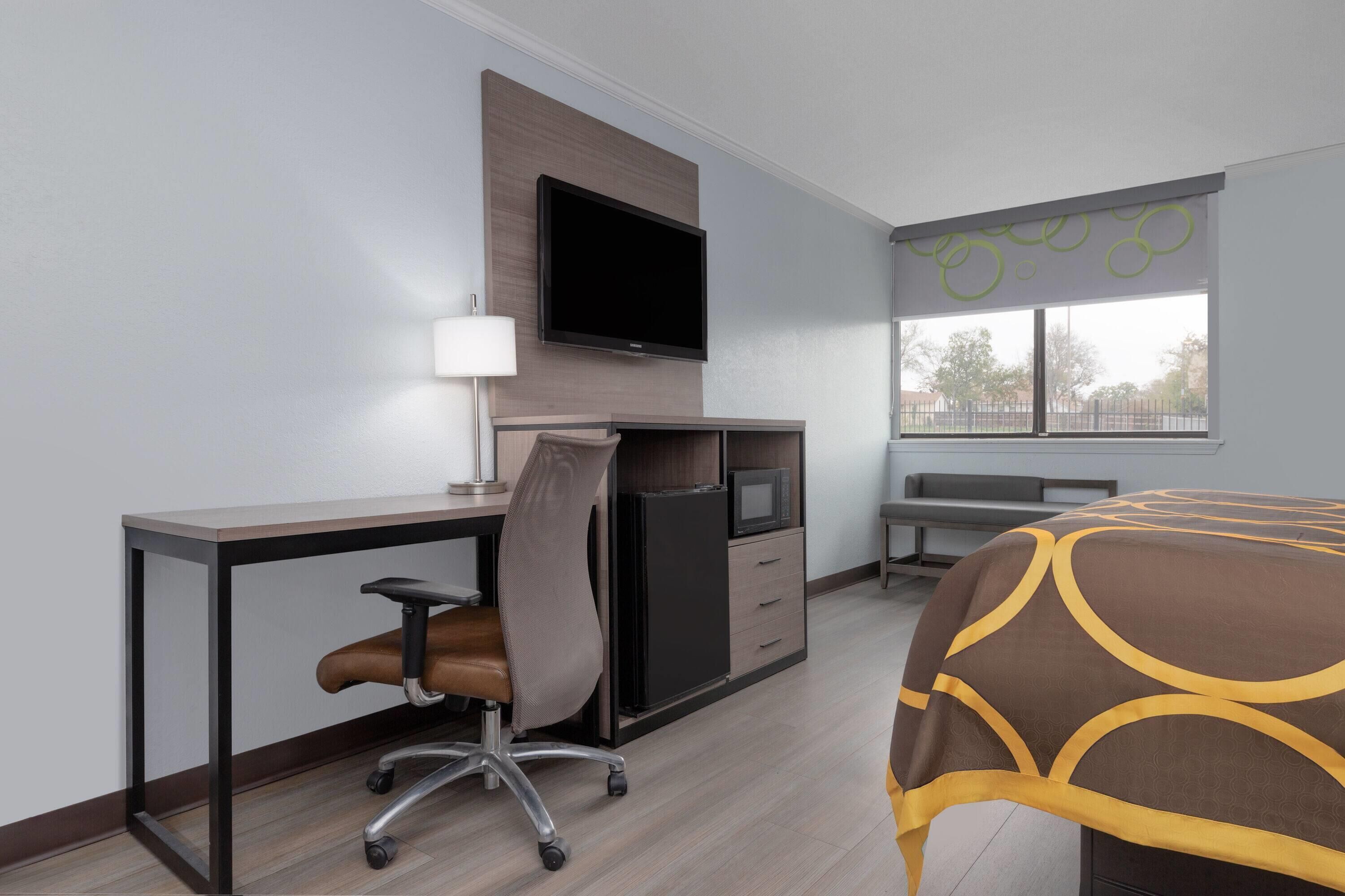 Photo - Super 8 by Wyndham Fort Worth Entertainment District