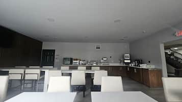 Free daily continental breakfast