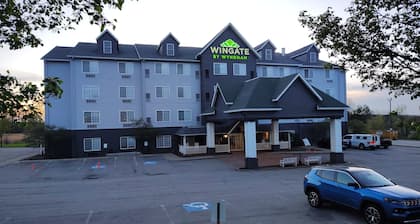 Wingate Suites by Wyndham Youngstown - Austintown
