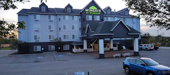 Wingate Suites by Wyndham Youngstown - Austintown
