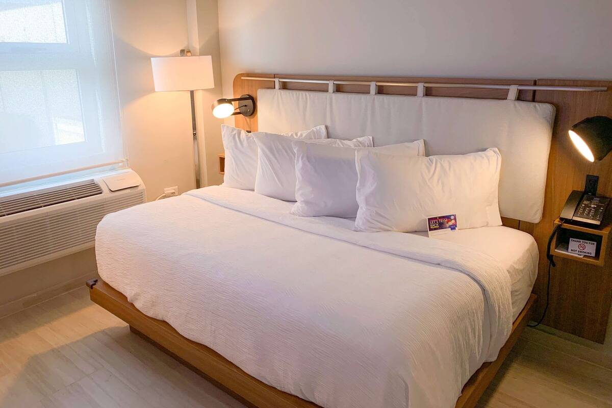 room, 1 double bed, non smoking | fitness facility