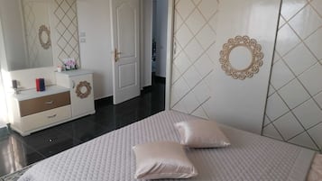 4 slaapkamers, een kluis op de kamer, een strijkplank/strijkijzer