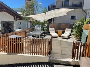 屋外ダイニングエリア