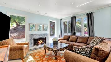 TV, fireplace, offices