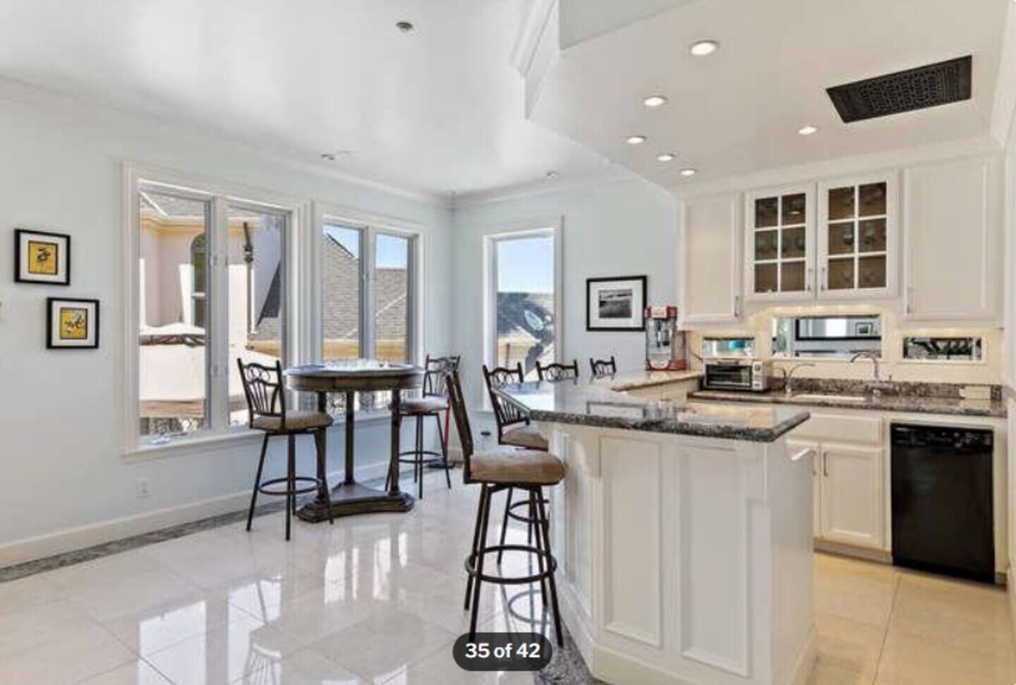 Réfrigérateur, micro-ondes, plaque de cuisson, lave-vaisselle