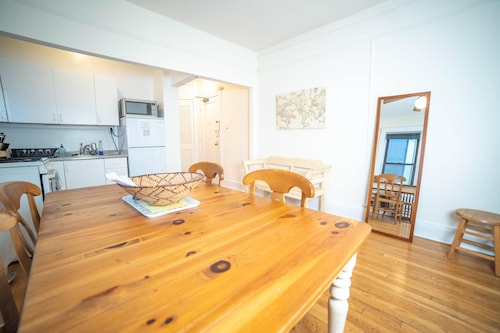 Cozy apartment in beautiful midtown Hoboken!