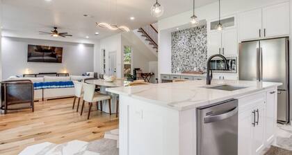 Modern Home Dallas- 17+